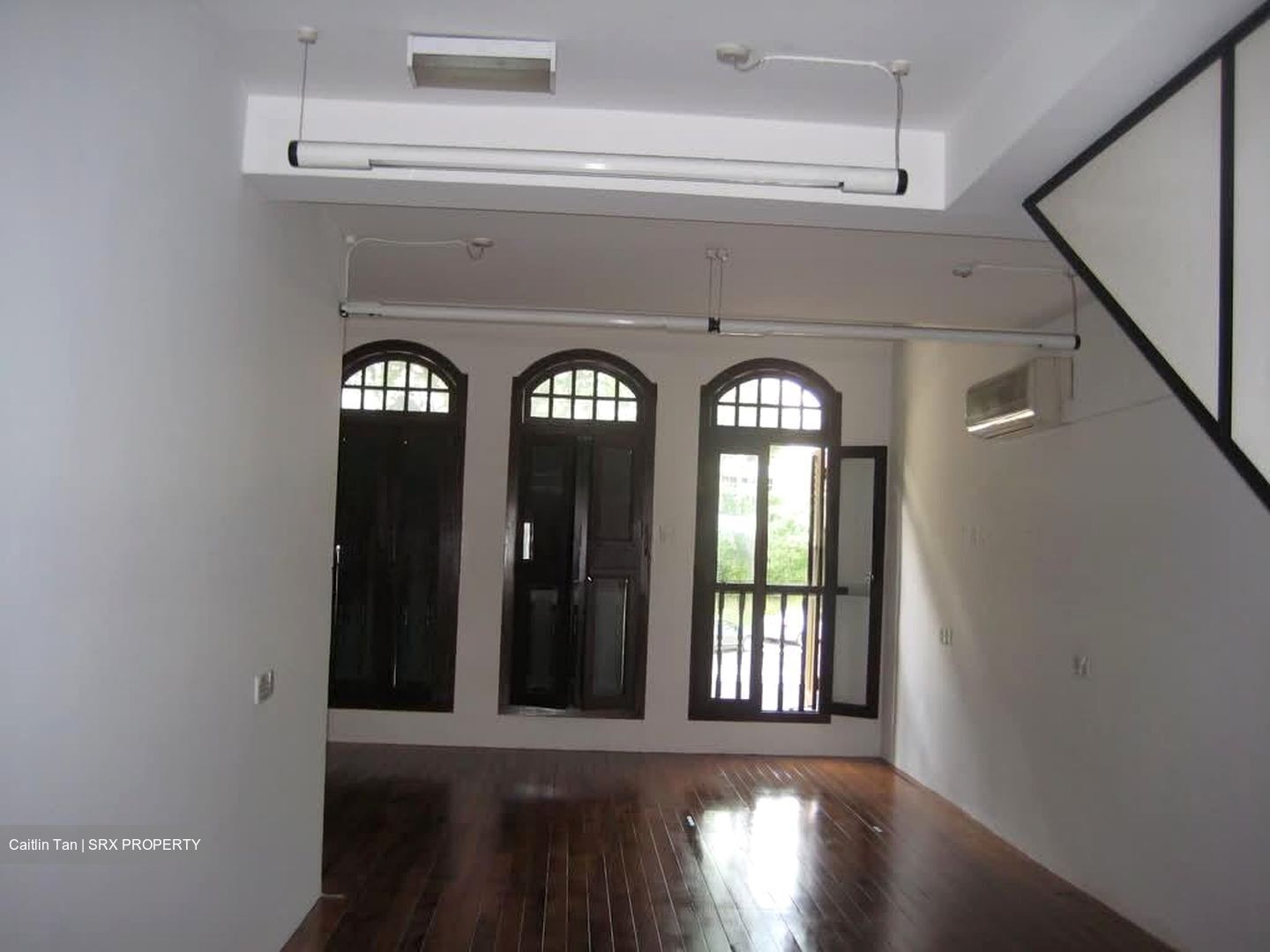 Tras Street (D2), Office #555589321